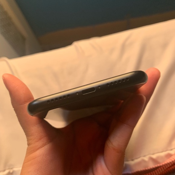 iPhone XR brand new - Picture 7 of 7